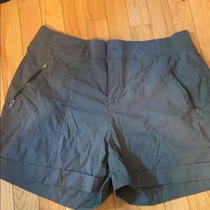 Women’s te verde shorts